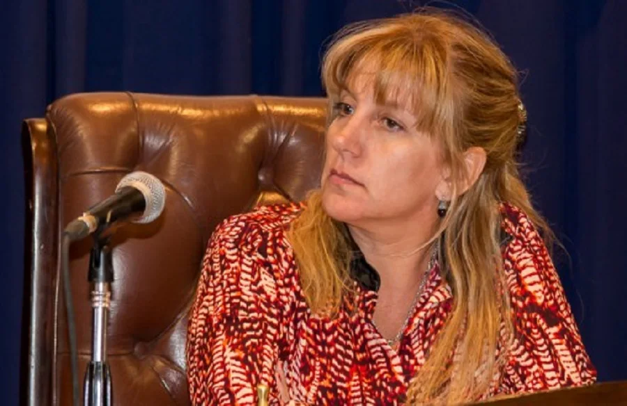 Proponen participación igualitaria de ambos sexos en política
