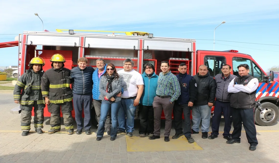 Bomberos presentó nueva autobomba de emergencias viales y servicios