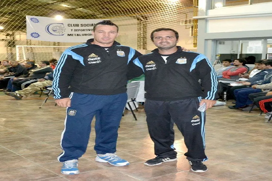 Llegan el DT y el Preparador Físico de la Selección Argentina Campeona del Mundo