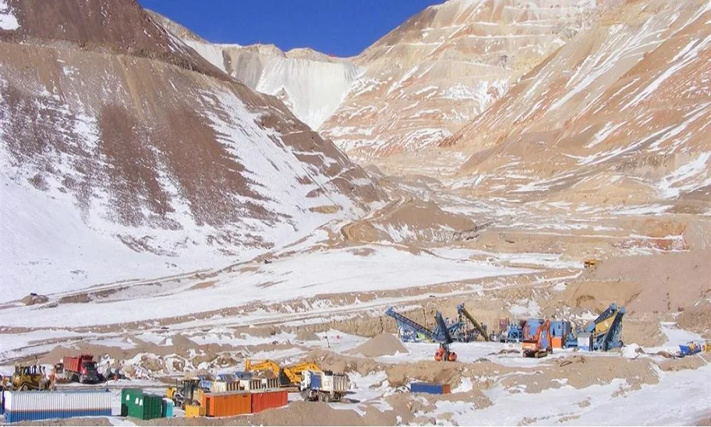 Advierten que hay mas de 40 proyectos mineros sobre glaciares