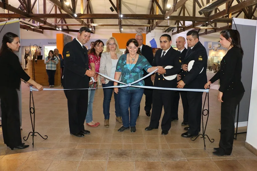 Río Grande: Se inauguró la Muestra "Cruces, Idas y Vueltas de Malvinas"