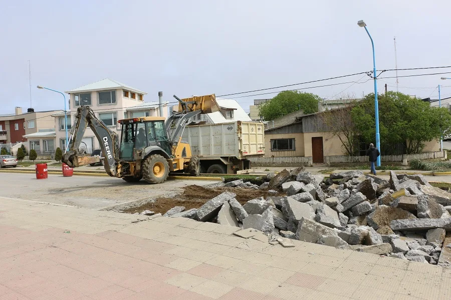 Reparan las calles afectadas por las altas temperaturas