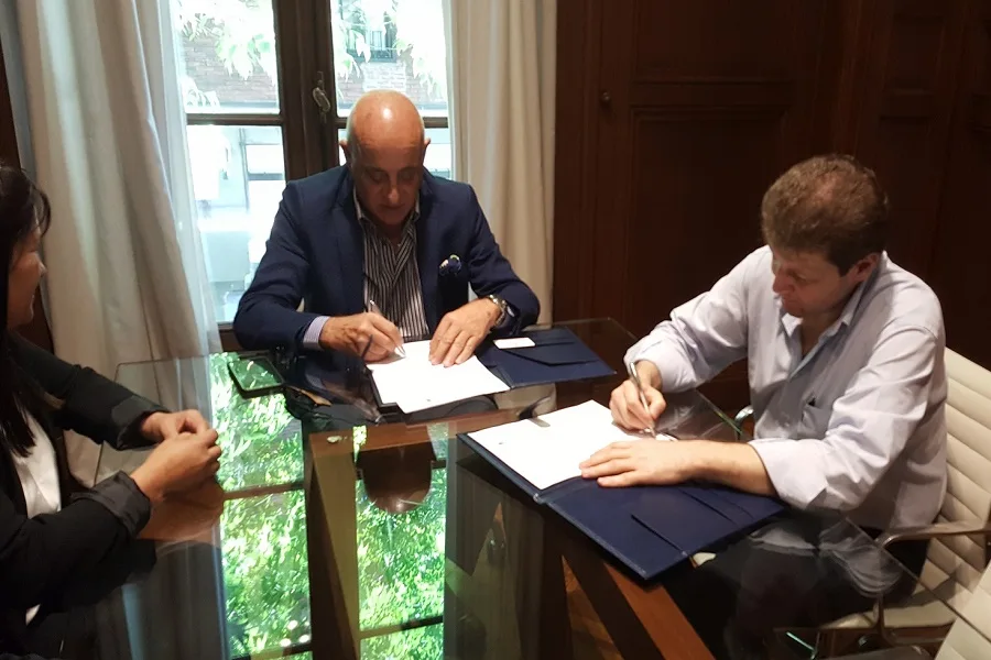 Melella firmó convenio con la Universidad de Tres de Febrero