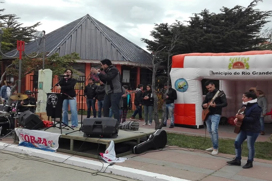 Importante recaudación, en el "Arco Solidario" para músicos que viajarán a Cosquín