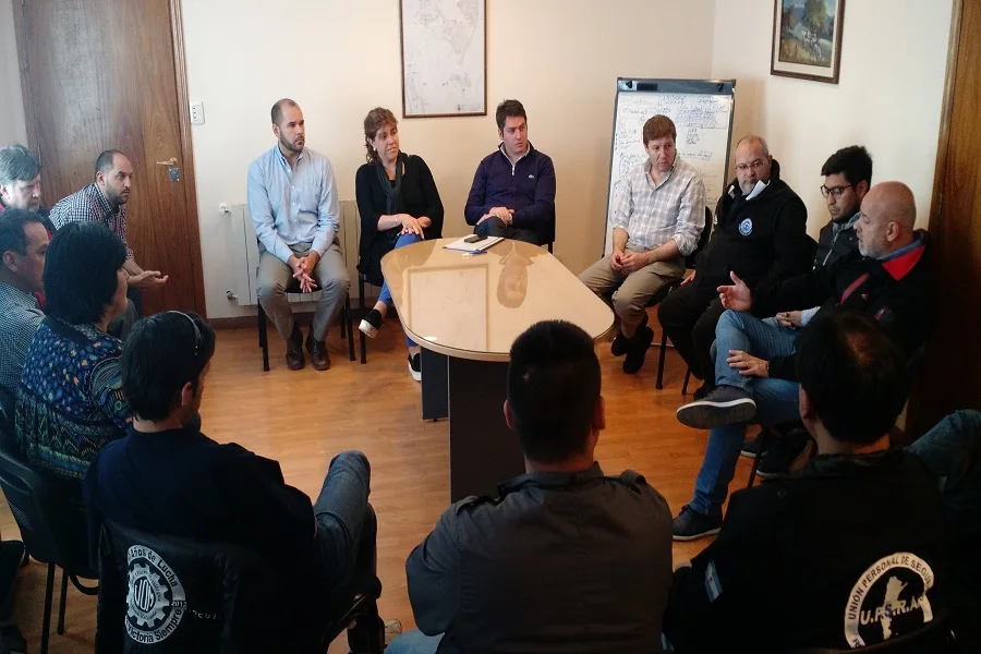 El intendente Melella se reunió con sectores gremiales y politicos