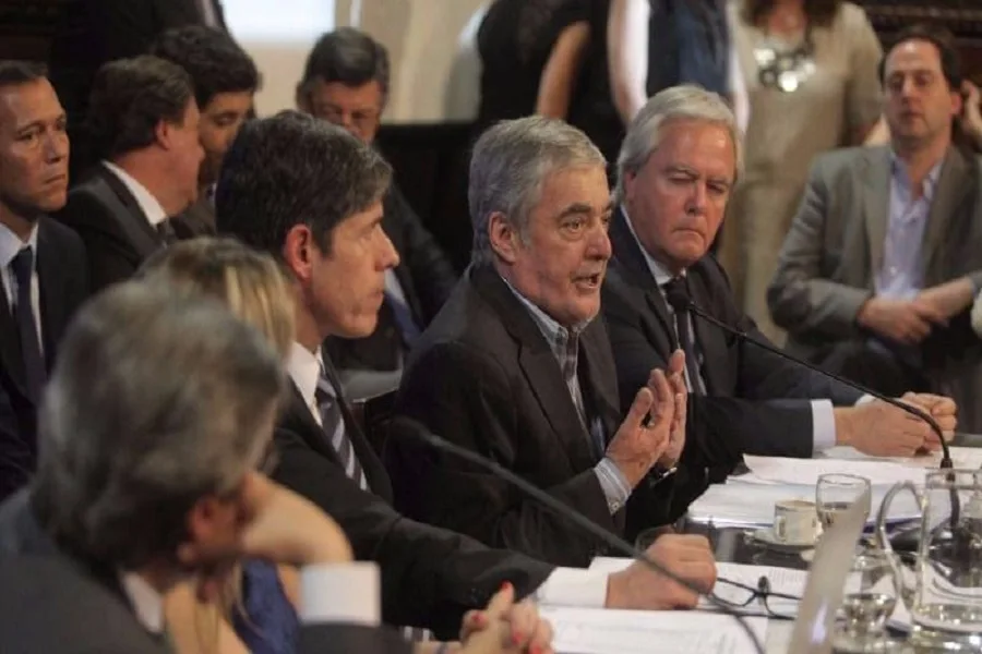  Debate caliente en el congreso: Por presión de gobernadores, Ganancias se estanca en el Senado