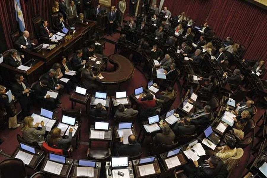 Se aprobó la Ley de Emergencia Social
