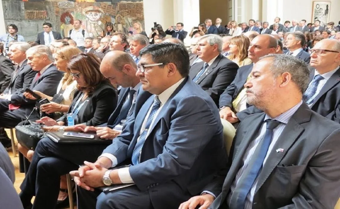 Arcando firmó acuerdo de agilización fronteriza con Chile