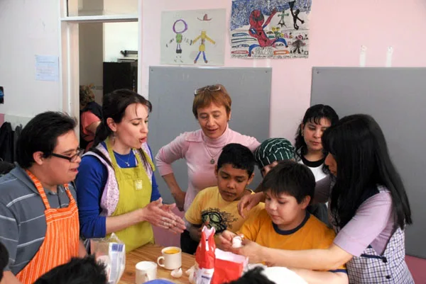 Ríos compartió un agradable momento con los niños.