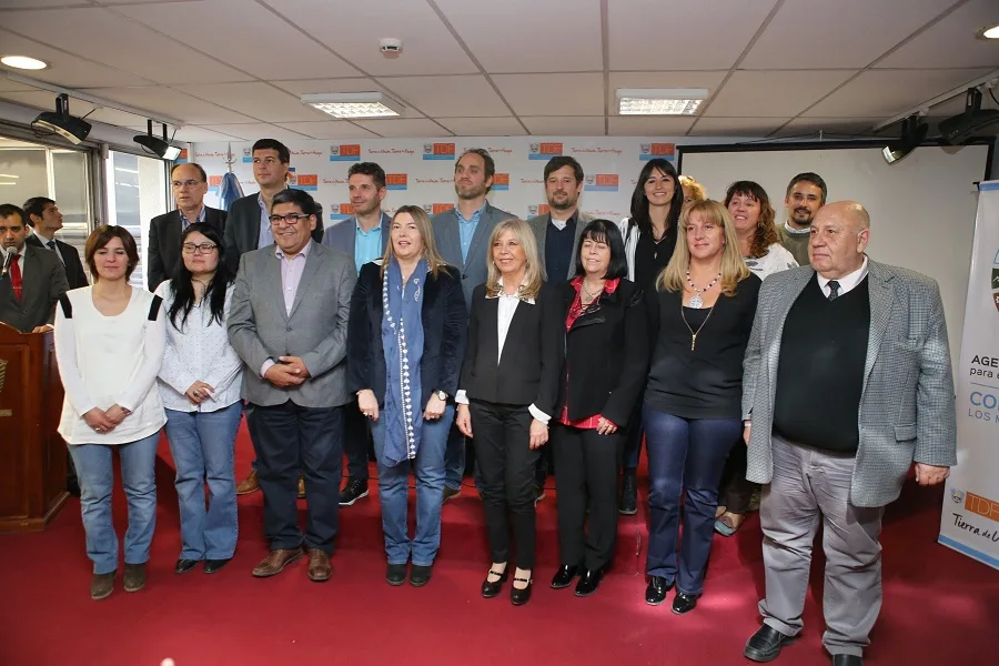 Día histórico para Tierra del Fuego: La Gobernadora promulgó la Ley de Aguas