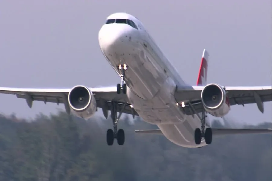 “Low cost”: Los planteos de las 5 aerolíneas, en la audiencia pública