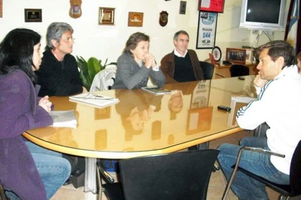 Sciurano y Guglielmi durante la reunión con representantes llegados a la ciudad.