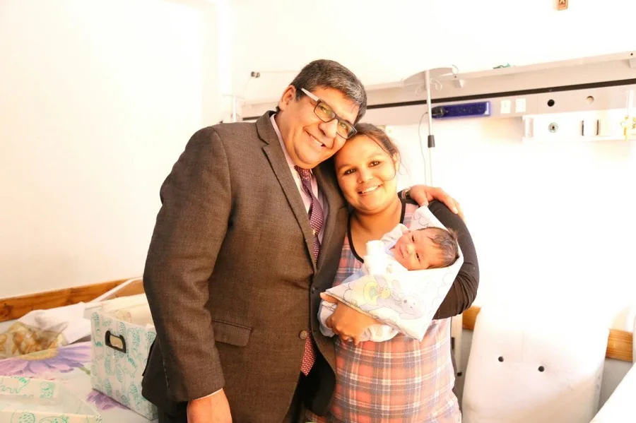 Arcando visitó al primer bebé de Tolhuin nacido en el 2017