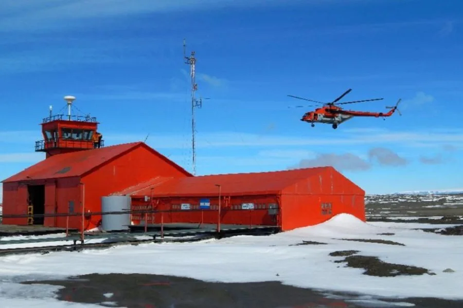 Antártida Argentina: Instalarán una FM en la Base Marambio