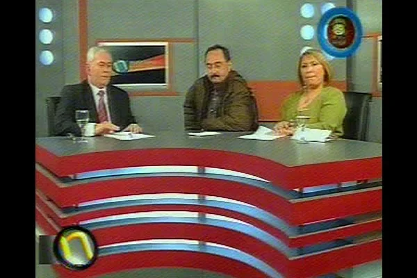 Juan Cano durante su irrisorio escargo en Canal 13.