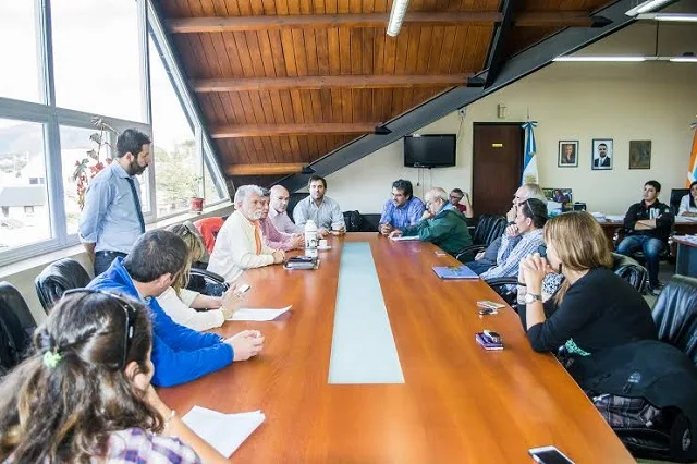 Ushuaia: Acuerdo salarial con los empleados municipales
