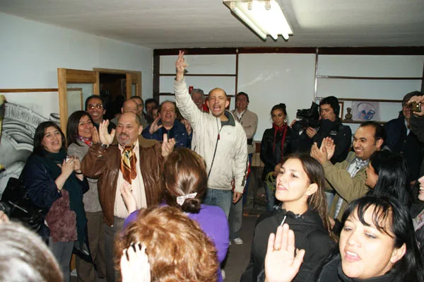 Ruben Sciutto festeja el resultado de las elecciones.