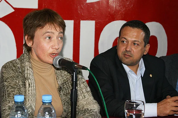 Fabiana Ríos y Sergio Alvarez, en épocas de campaña electoral.