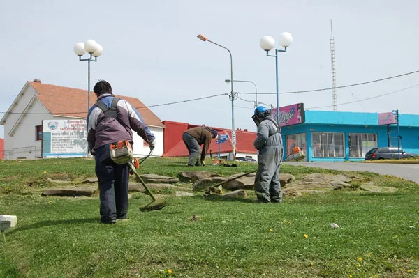 El mantenimiento de plazas y jardines se intensificó.