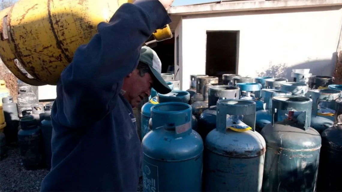 Exceptúan del IVA la venta de gas natural y gas licuado en Tierra del Fuego