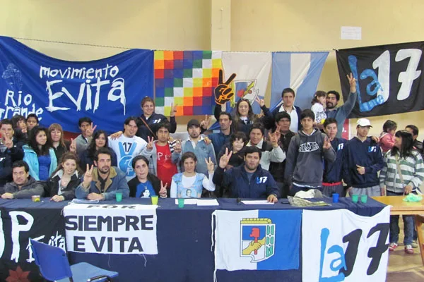 Algunos de los jóvenes que participaron del evento en Tolhuin.