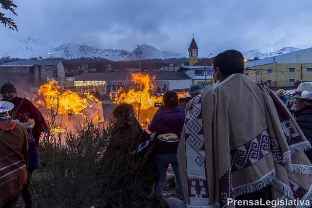 Ushuaia: Con una emotiva ceremonia, recordaron el 205 aniversario del Éxodo Jujeño