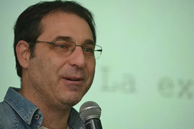 El periodista y escritor, Juan Mascardi brindó una charla abierta