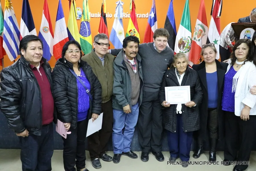 El Intendente Gustavo Melella encabezó el acto por el Día del Inmigrante