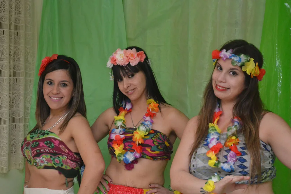 Sábado 16: Un grupo de chicas ofrecerá una novedosa fiesta hawaiana