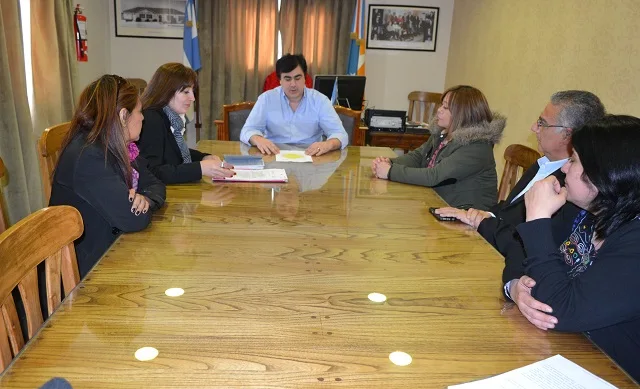 Representantes de "Estrellas Amarillas" visitaron el Concejo de Río Grande
