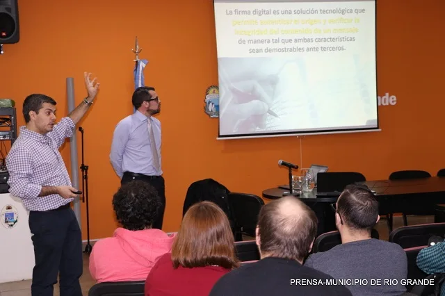 Personas municipal y del Tribunal de Cuentas fueron capacitados en firma digital