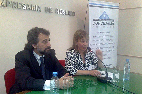 Nire Roldán y Fabiana Ríos compartieron la presentación del PSM.
