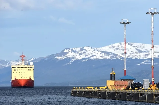 Pruebas de expedición: El Irízar ya navega rumbo a la Antártida