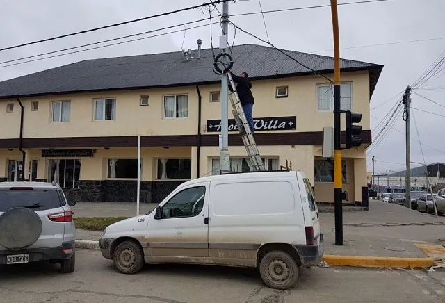 Comenzó, en Río Grande, la ampliación del tendido de red de fibra óptica