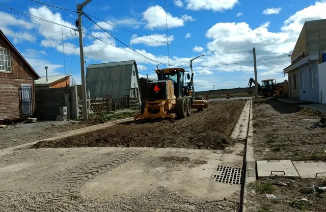 Río Grande: Pavimentan diversas calles en distintos sectores de la ciudad