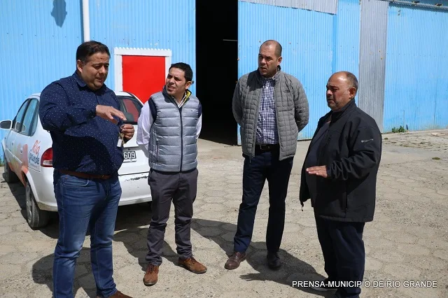 Funcionarios municipales recorrieron las instalaciones de la firma City Bus