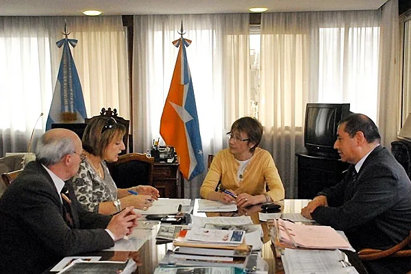 Fabiana Ríos junto a Benegas, Pesarini y Muñiz Siccardi.