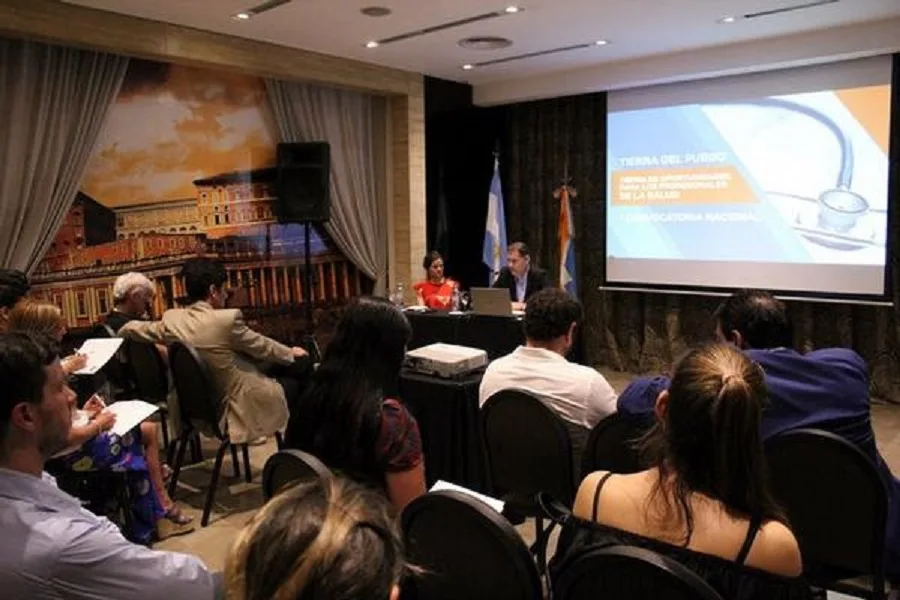 Exitosa presentación de la convocatoria de médicos en Buenos Aires