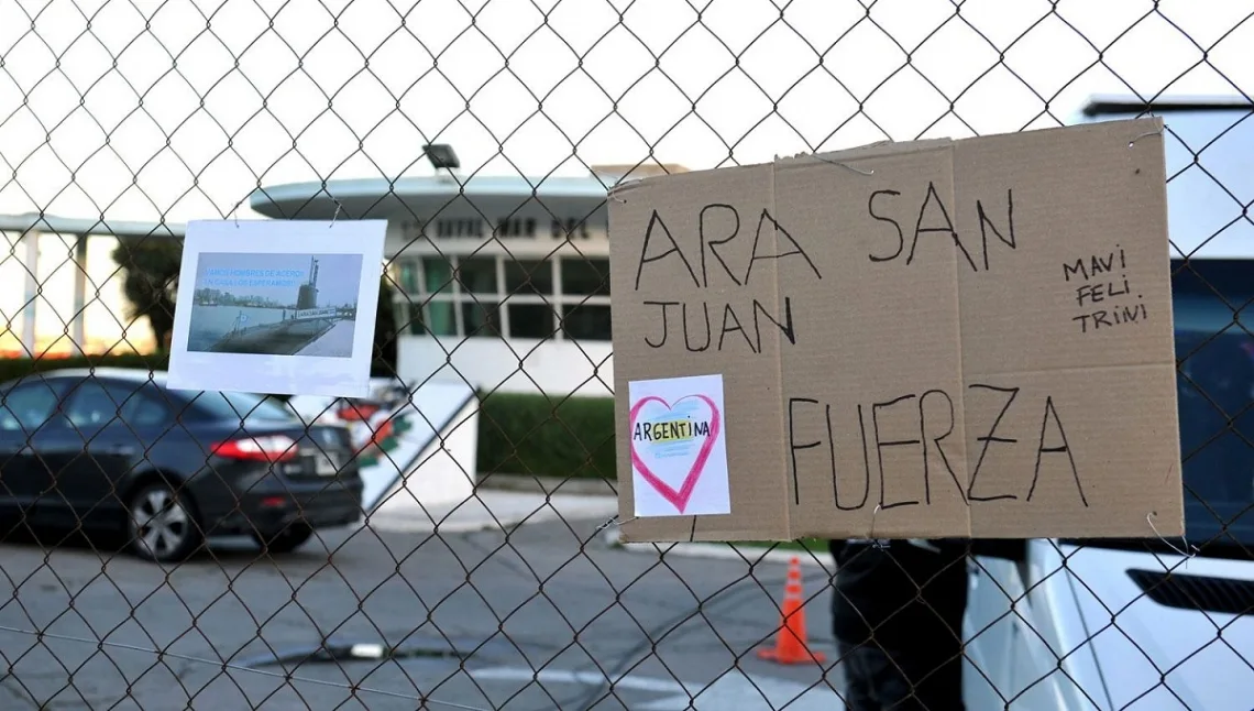 ARA San Juan: Esperan que mejore el tiempo para investigar tres contactos