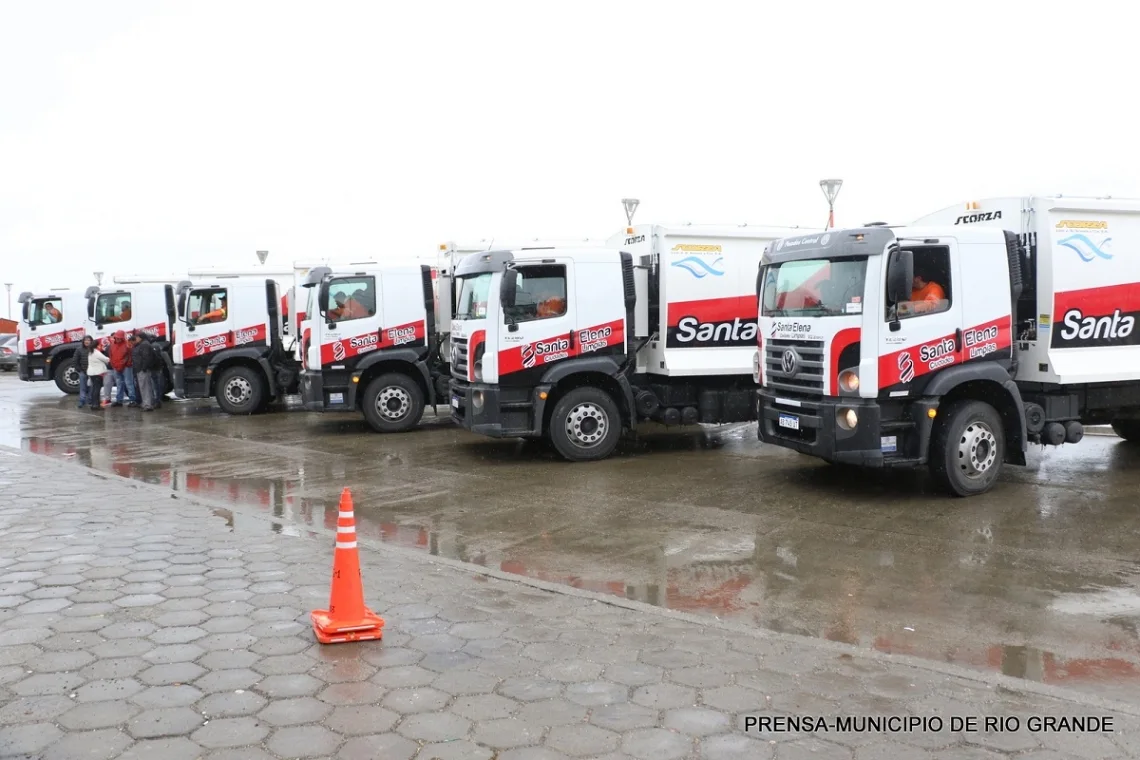 Presentaron los primeros seis nuevos camiones recolectores de residuos