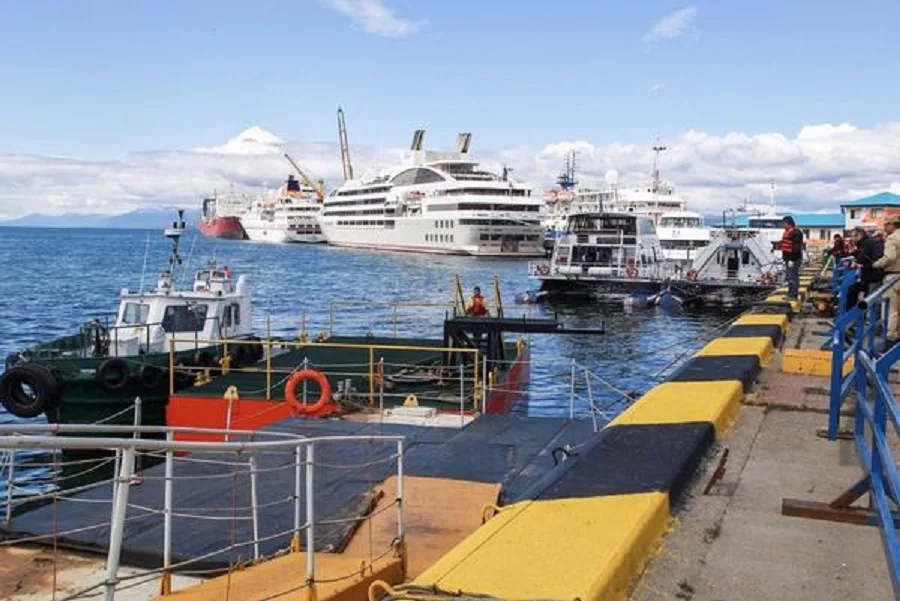 Puertos instaló un pontón flotante para el desembarco de pasajeros