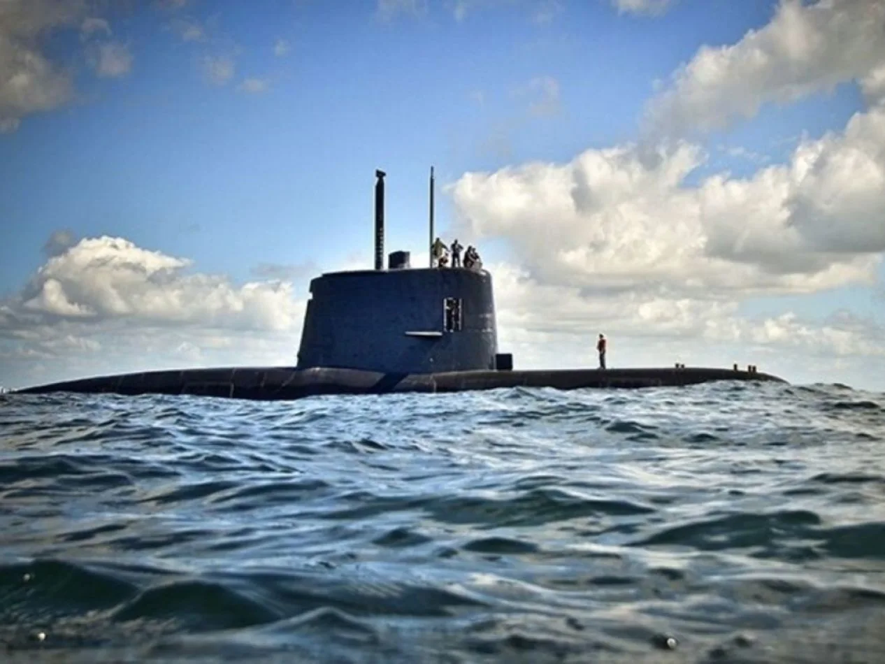 Empresa española buscará el submarino