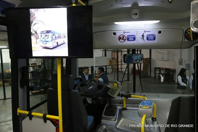 Parque industrial: La empresa City Bus presentó sus instalaciones