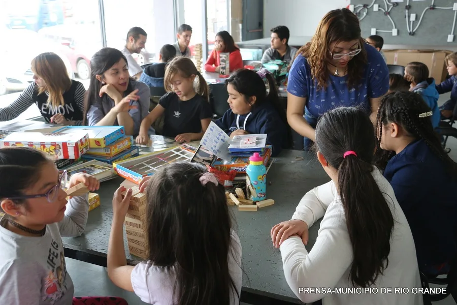 Niños participan de la Juegoteca en Desarrollo Laboral y Tecnológico