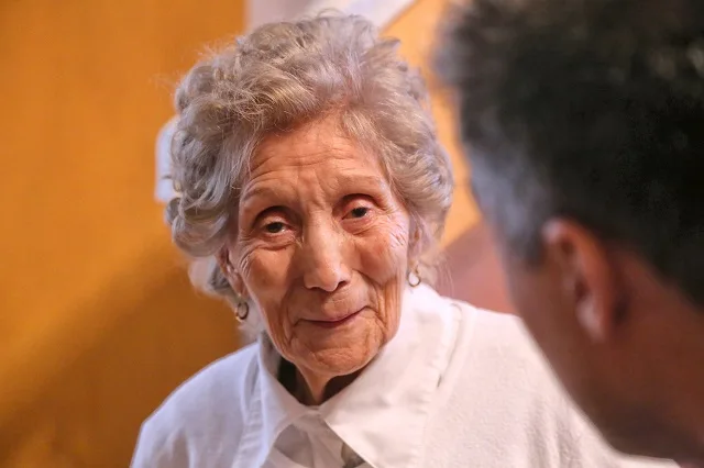 La mirada de Sara, a sus 101 años, cautiva