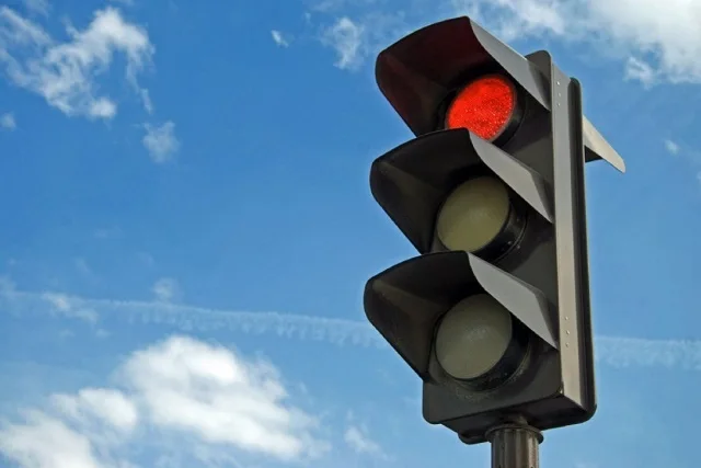 Instalarán un semáforo en la esquina de Facundo Quiroga y Ruta provincial 5