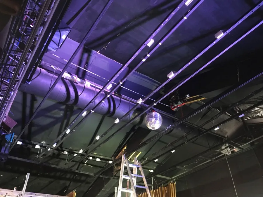 Tareas de mejoras en sonido e iluminación en la Casa de la Cultura