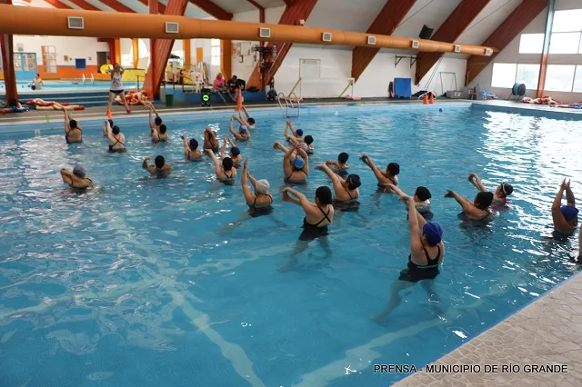 Nueva jornada de Aquazumba en el natatorio municipal Eva Perón