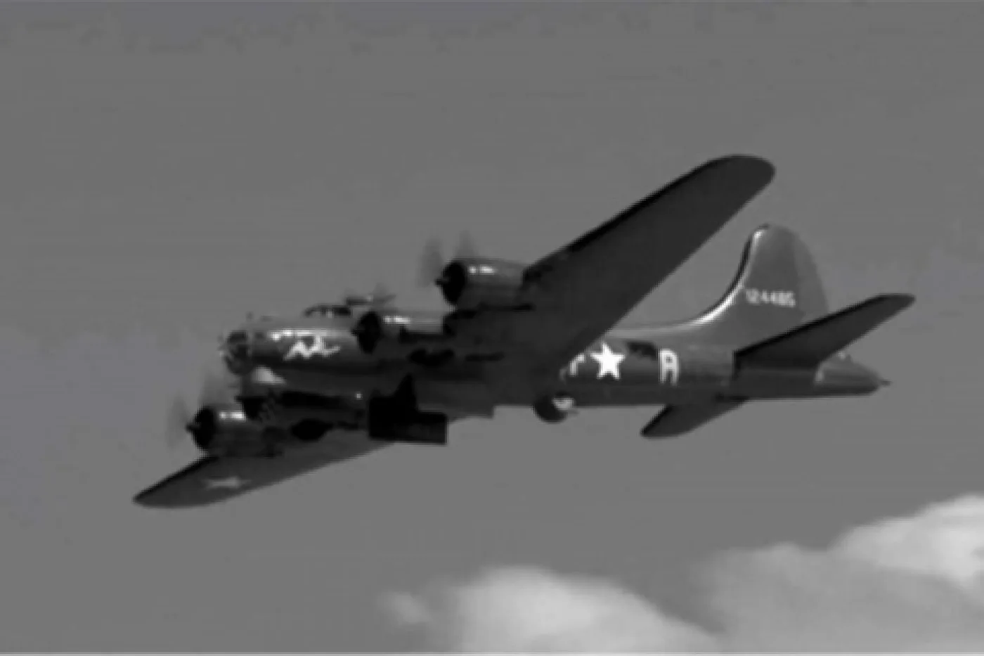 Avión B-17 estadunidense abatido durante la Segunda Guerra Mundial