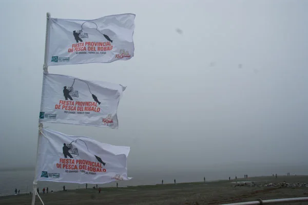 El clima no ayudó, pero los pescadores se sumaron en gran número.